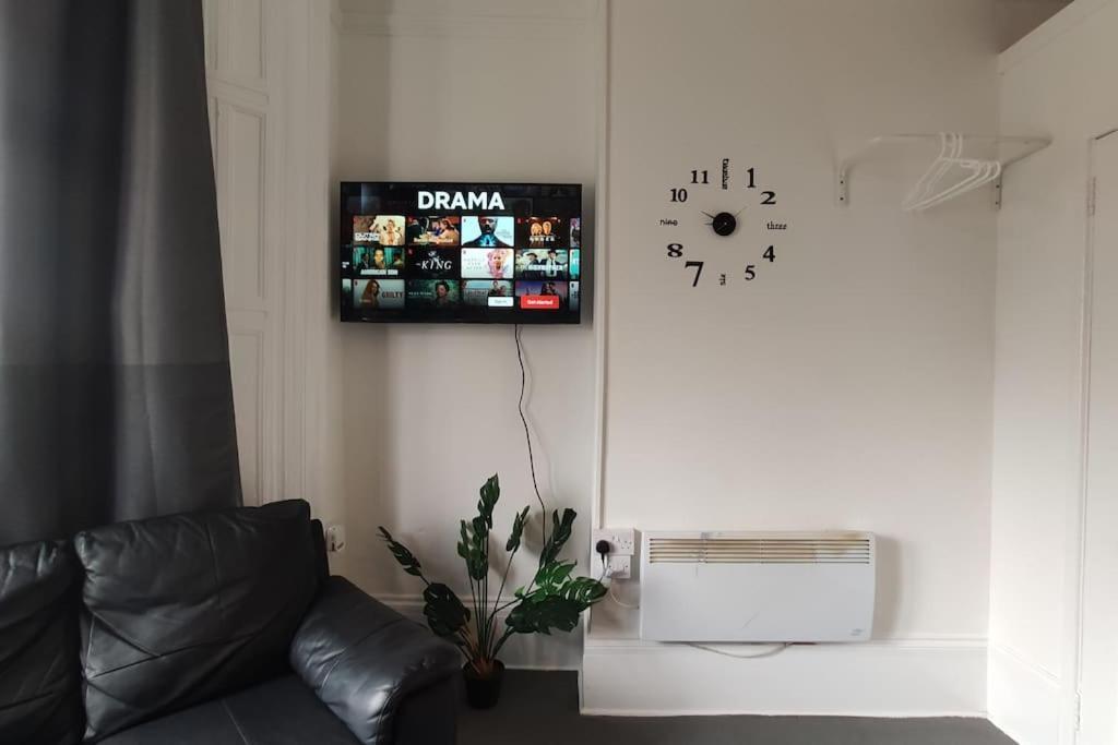 1 Bedroom Studio In A Supurb Area Of カーディフ エクステリア 写真