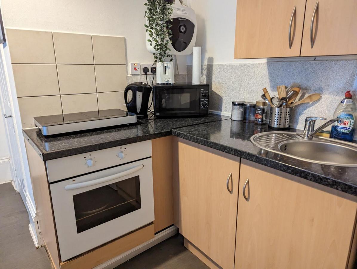 1 Bedroom Studio In A Supurb Area Of カーディフ エクステリア 写真